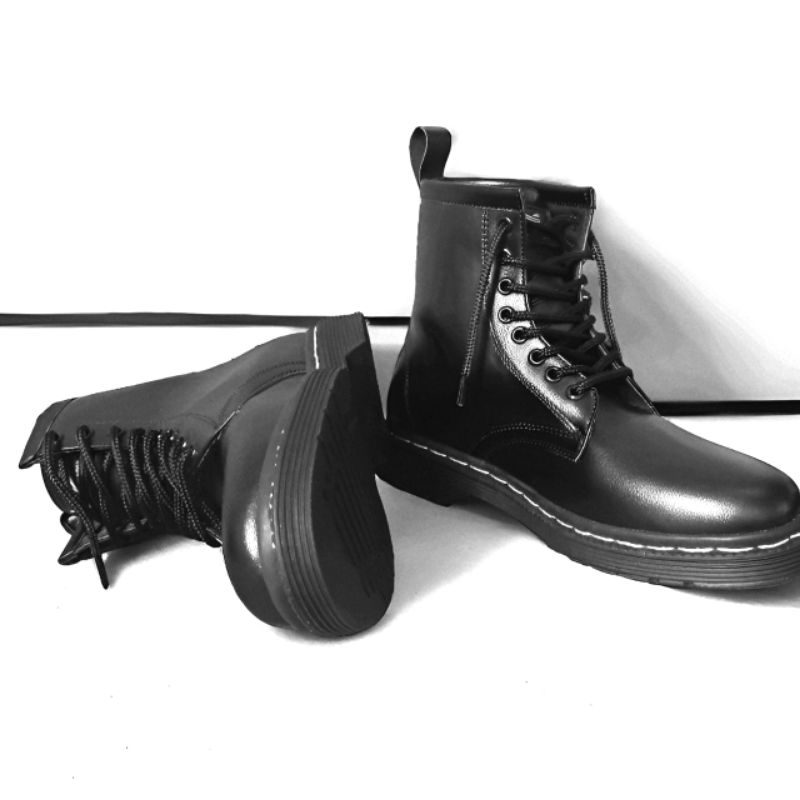 Tahan Lama  Sepatu Boots Pria Wanita Unisex Boots Fhasion Stylefootwear Tinggi Hitam Black