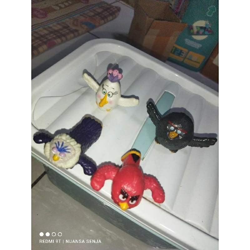 mainan figur angry bird