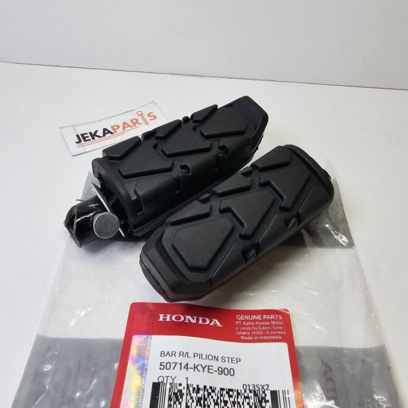 Karet Footstep Pijakan Kaki Belakang Motor Megapro New Verza CBR 150 CB150R KYE