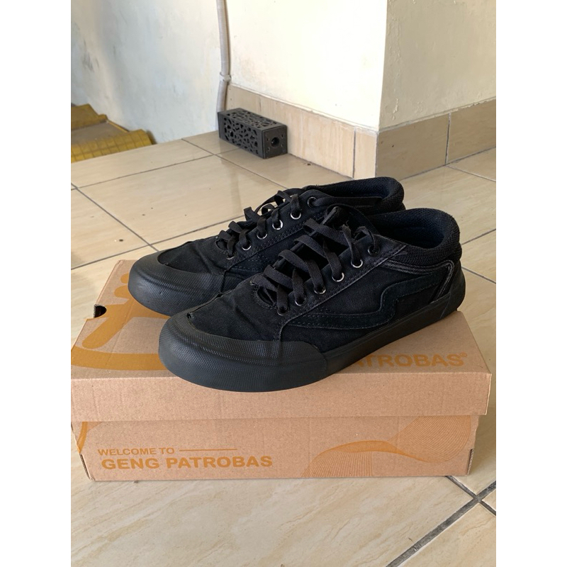 Sepatu Patrobas Cloud Low All Black Preloved