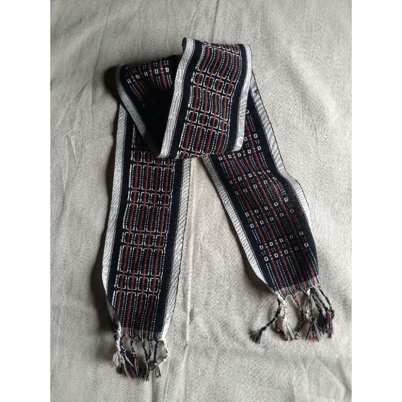 slay slayer terbuat dari kain tenun baduy asli