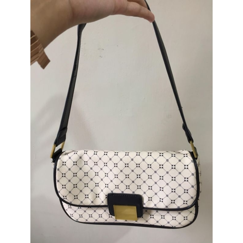 Preloved Shoulder Bag