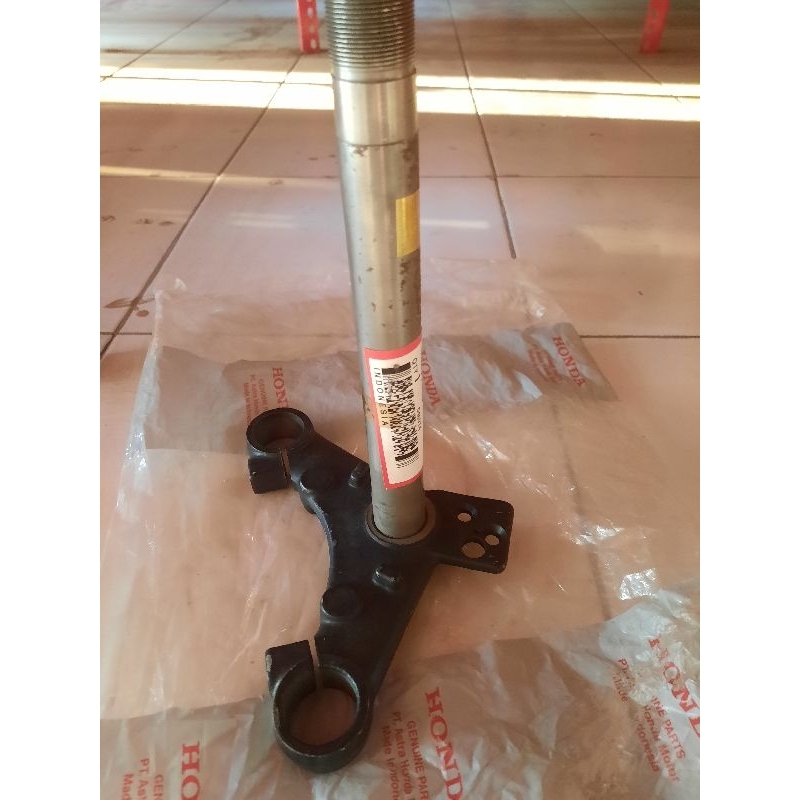 SEGITIGA BAWAH GL100 GL125 ORIGINAL AHM