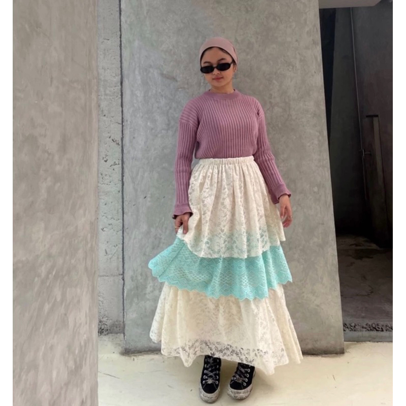 Preloved Daphne skirt by Popils