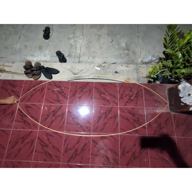 Sepasang sayap layangan Pegon ceper 2 meter (atas dan bawah)