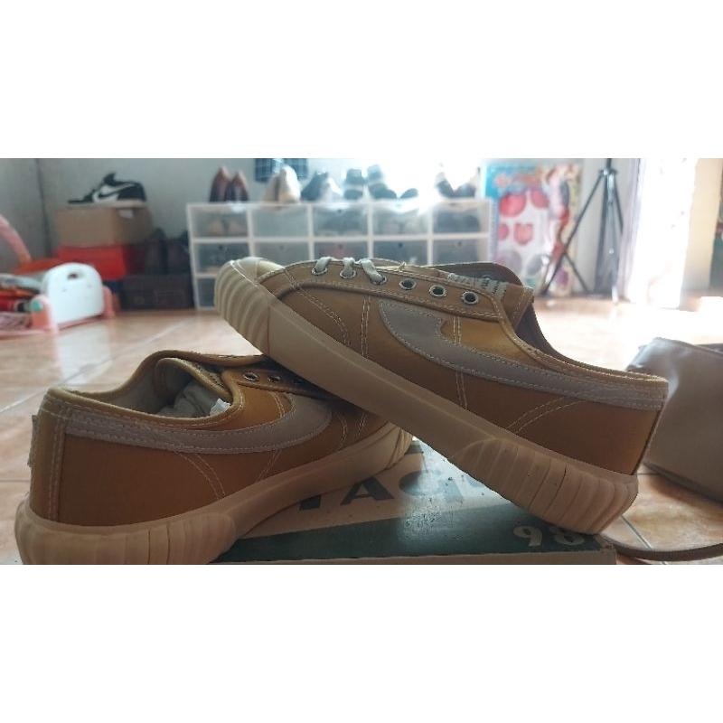 compass vintage mustard low
