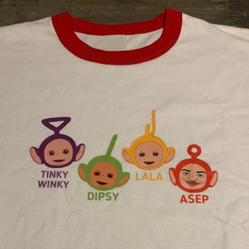 Kaos Ringer Polos | Kaos Brand Lokal | Kaos Lis Merah | Kaos Simpel | Kaos Distro | Kaos Anak | Kaos