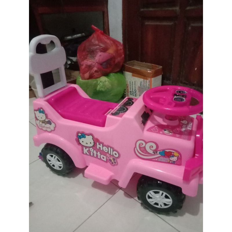 Mobil dorong anak karakter hello kitty