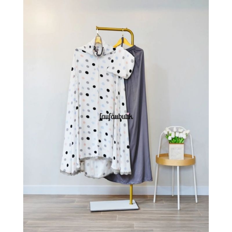 Mukena Selma, Dots rok abu tali karet faufau