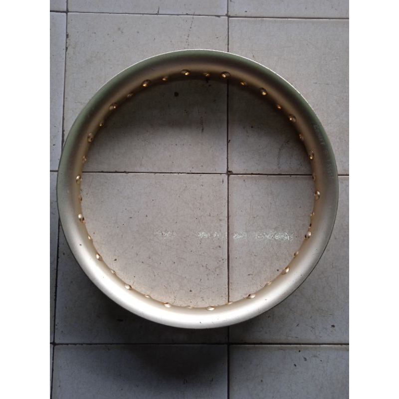 velg pelek comet u shape setengah lingkaran ukuran 185-17 ring 17