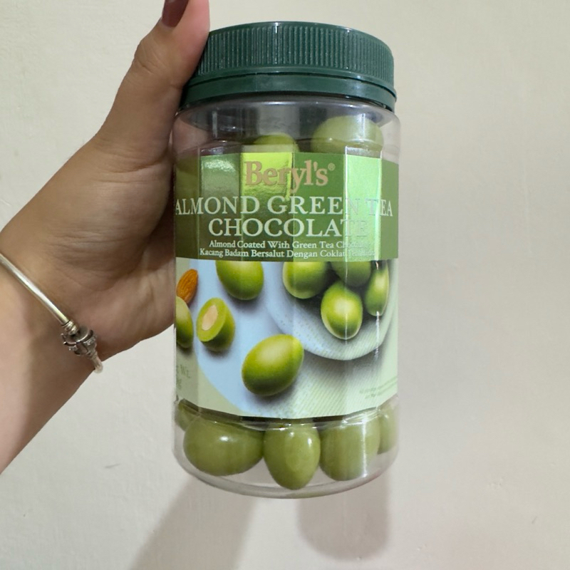 

Beryls Almond Greentea Coklat