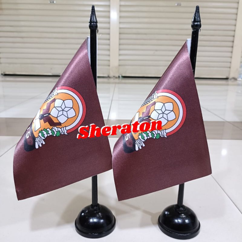 

tiang kayu meja+bendera sekolah OSIS SMA dasar coklat