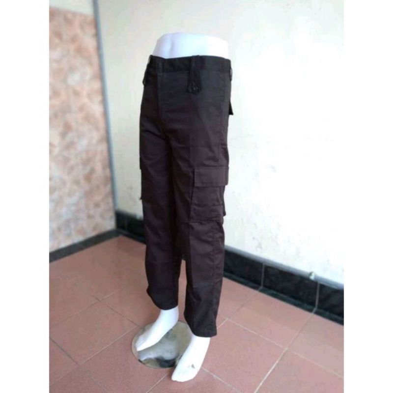 Celana PDL PDH Polri/Brimob/Satpam Celana PDL Coklat tua.