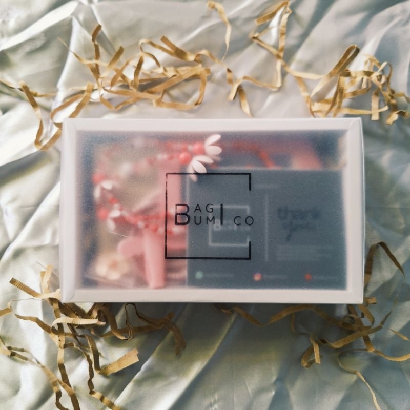 bagibumi.co Hampers Bingkisan Aesthetic Hampers Bestie Beads Strap Card Holder Kado Lucu