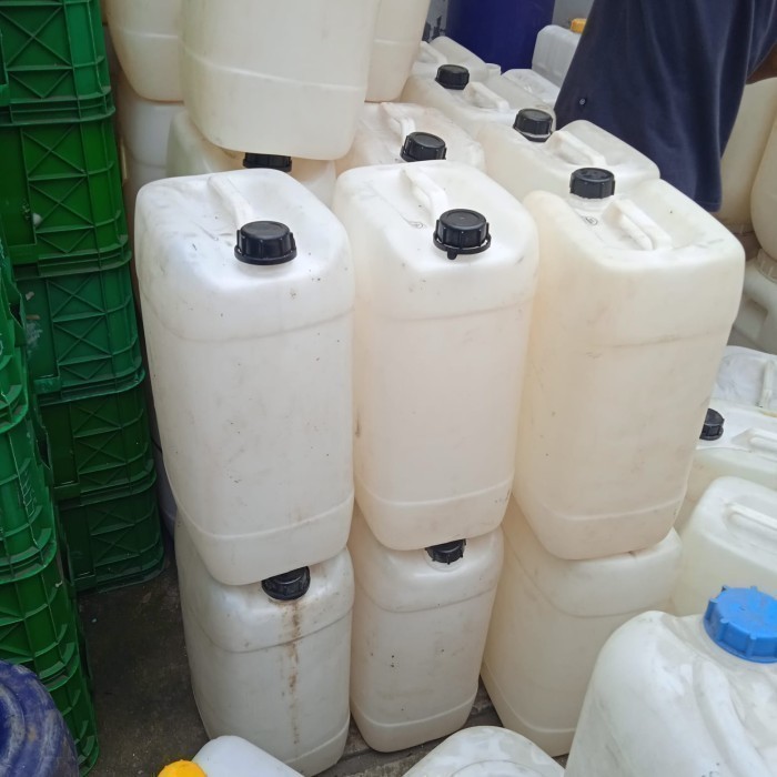 Jerigen Jerigen Putih 20kg Jerigen Putih 20 Liter Drigen Putih 20kg / 20liter