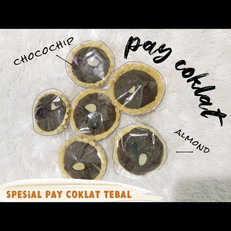 

Pay Coklat Spesial Rasa Amond dan chocochip