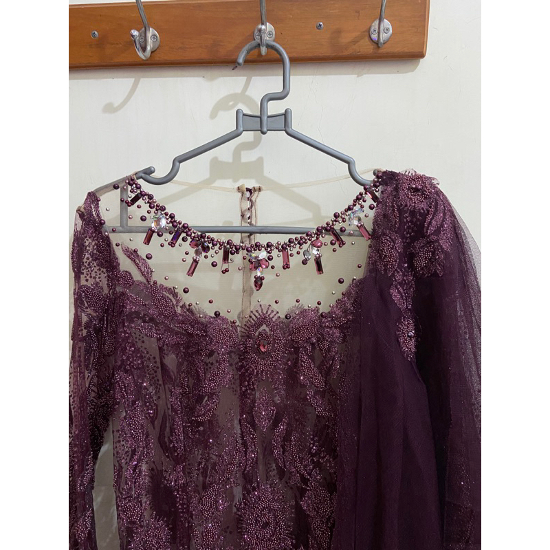 Kebaya lamaran  dengan payet