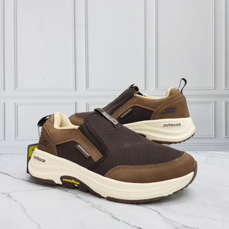 SKECHERS GOWALK OUTDOOR/SEPATU SKECHERS GOWALK OUTDOOR PRIA