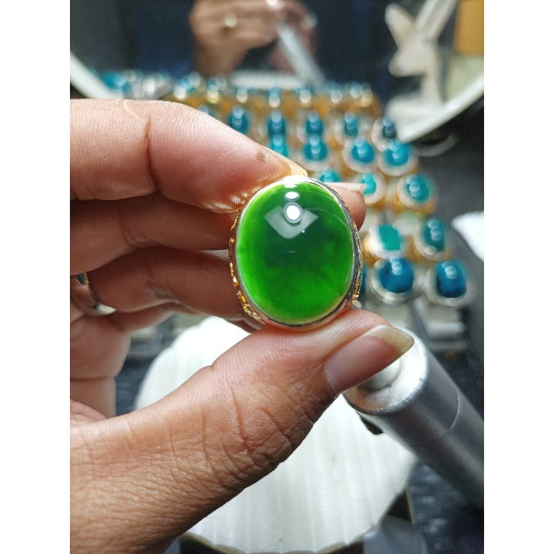 Batu bacan coklat
