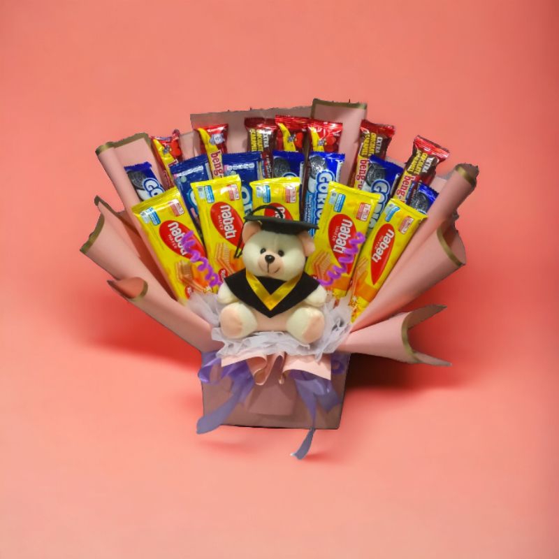 

Baket snack dan boneka wisuda