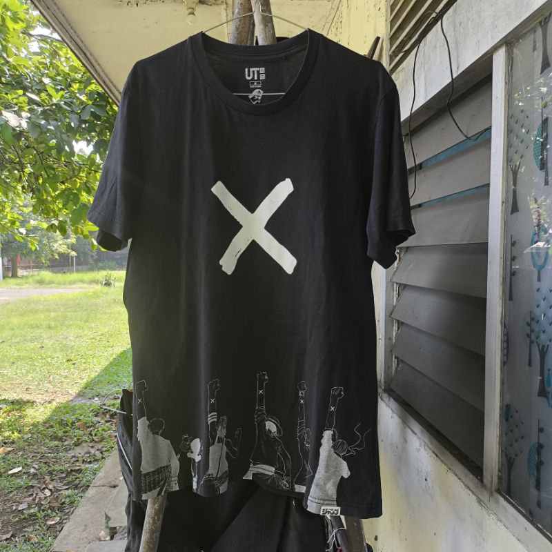 Uniqlo UT X One Piece Tshirt Black
