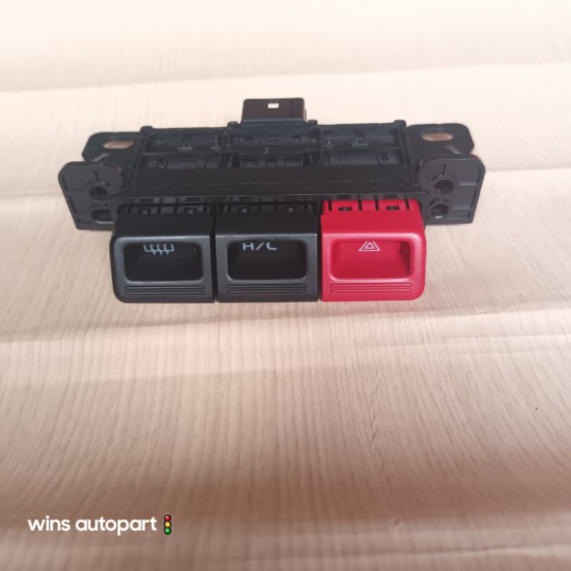tombol lampu hazard segita tombol ac daihatsu grandmax kuxio original 100%