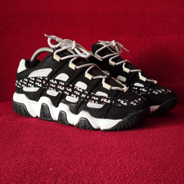 SEPATU FILA BARRICADE XT 97