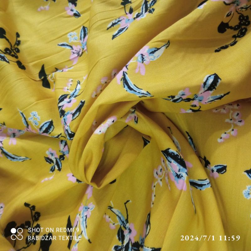 KAIN KATUN RAYON PREMIUM GARMENT IMPORT MOTIF BUNGA HITAM DSR KUNING