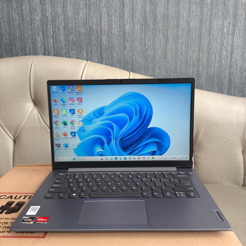 Laptop Lenovo V14 G4 Amd Ryzen 3 - 7320U Ram 8Gb / SSD 256Gb Vga Amd Radeon ( TM) 610M 2Gb Vram FHD 