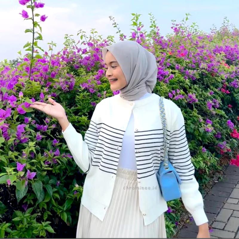 Cardigan Rajut Korean Style wanita Belang Putih Hitam Marsha Outher Knite Tebal Murah