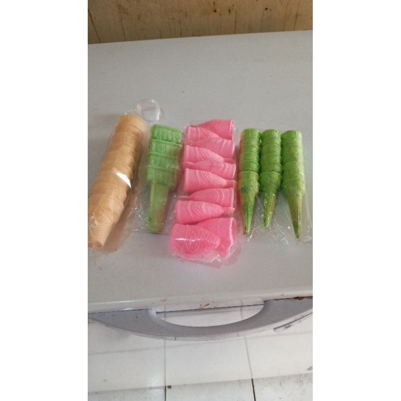 

cone ice cream kecil lancip isi 40 per bungkus