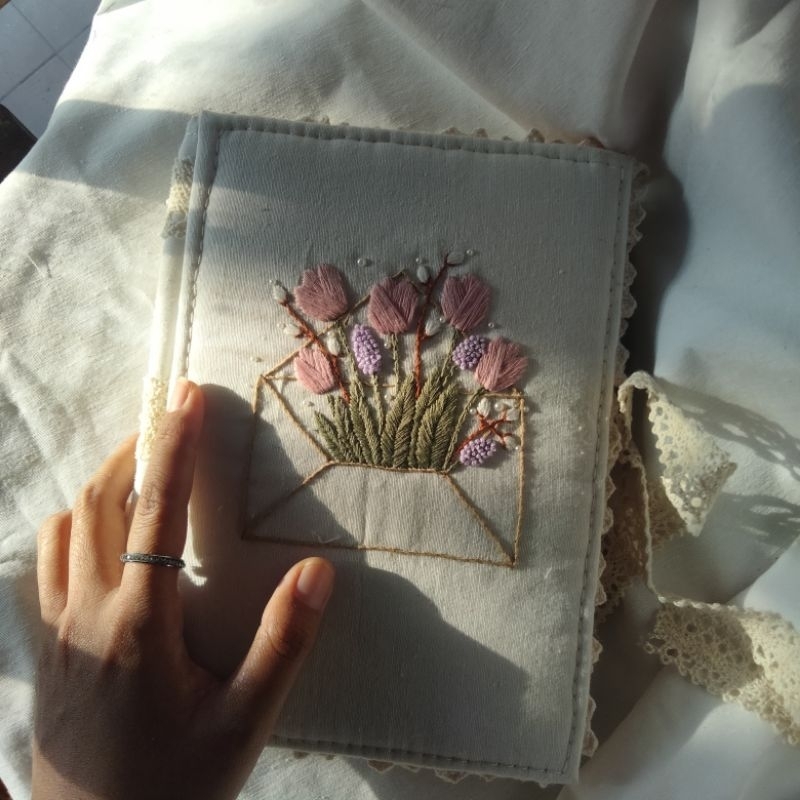 

Notebook shabby bunga Tulip A5 / notebook vintage / buku agenda / buku catatan klasik / buku diary