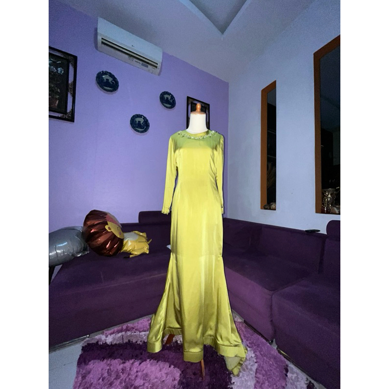 Preloved Gaun Hijau Mewah