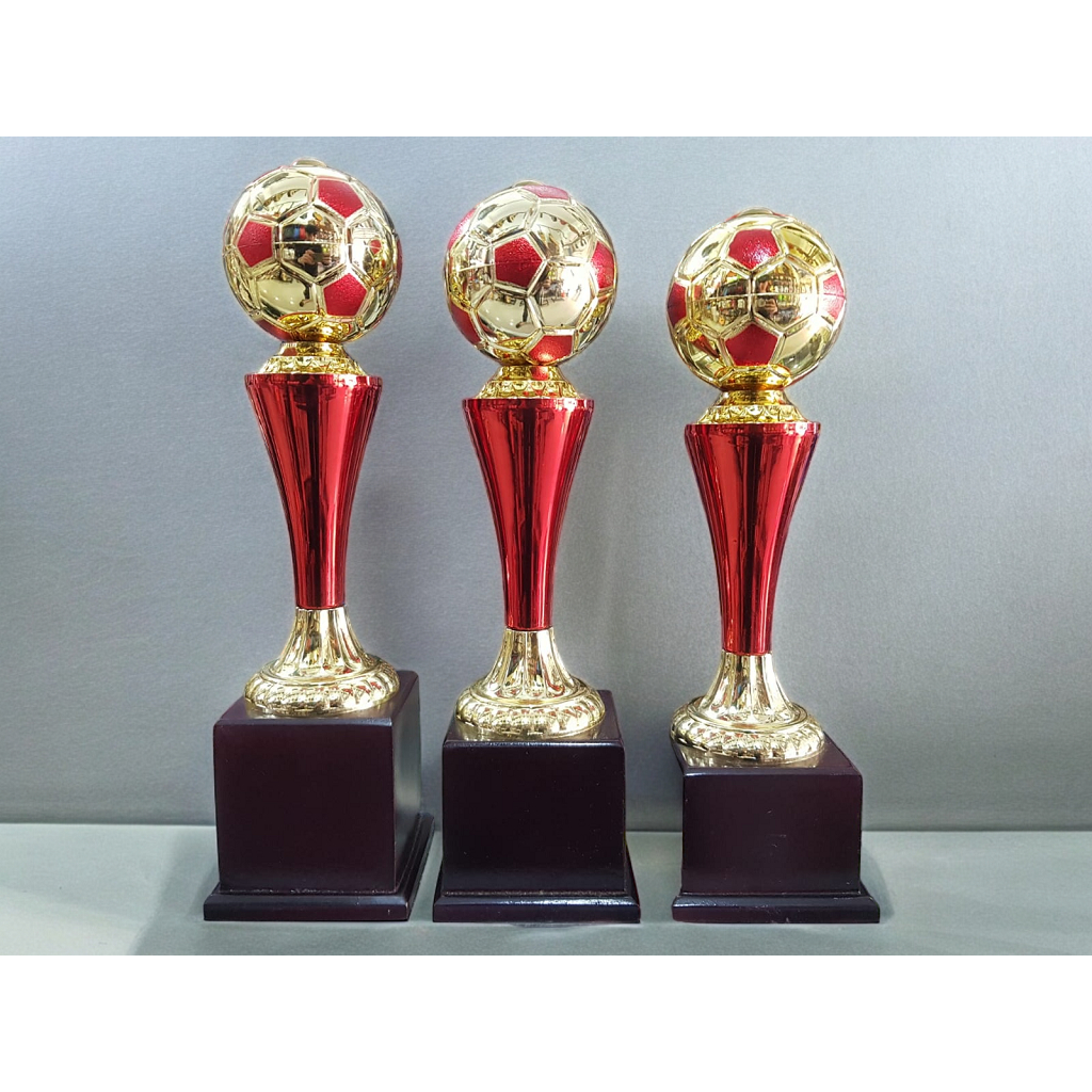 PIALA/TROPHY BOLA SET TAPAK KAYU