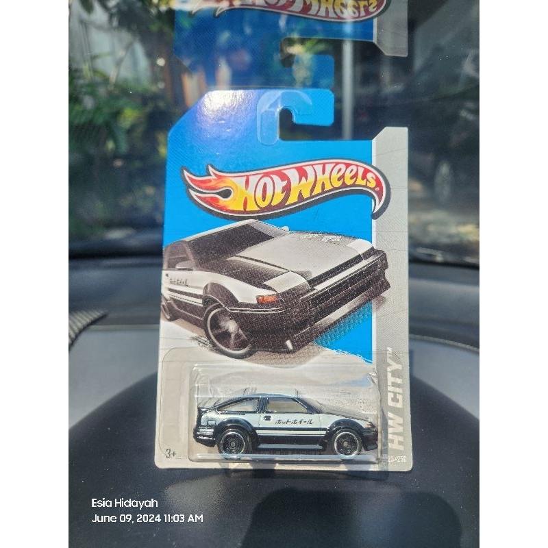 hot wheels ferrari - ae 86 - lamborghini