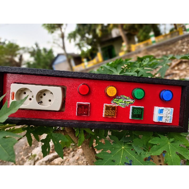 Panel Listrik 1 phase Digital Volt , Hz Dan Amper Pisah