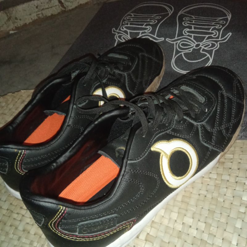 BEKAS | SEPATU  ORIGINAL OURTUSEIGHT | FUTSAL | BARU PAKAI SEKALI