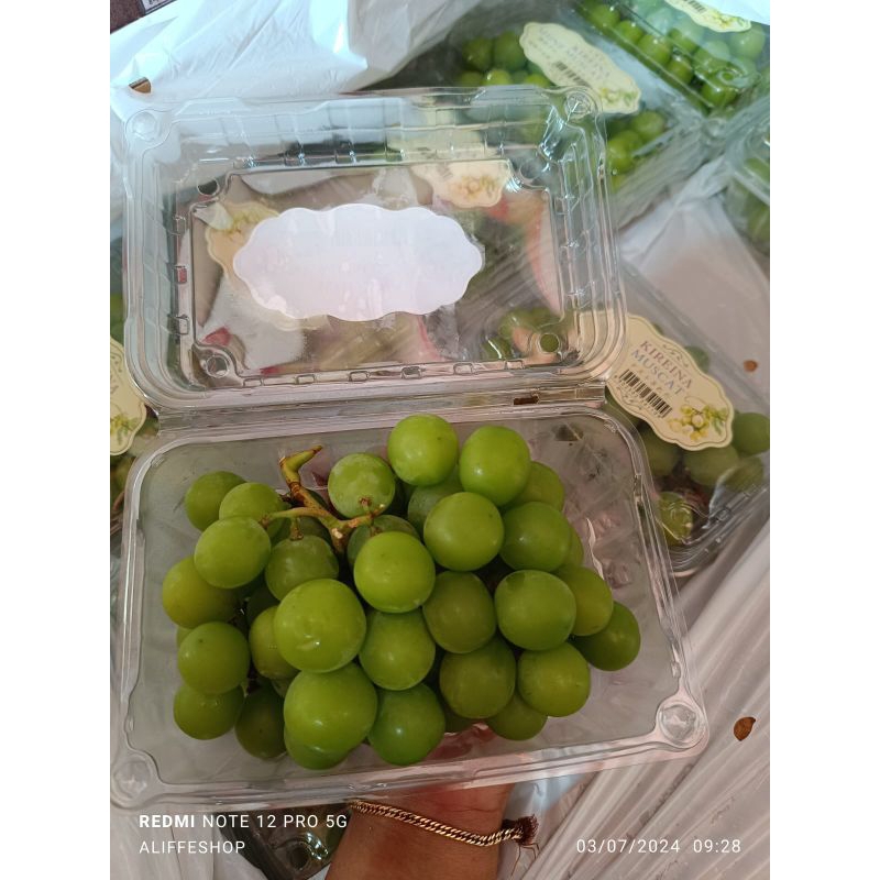 

1pack anggur muscat hijau