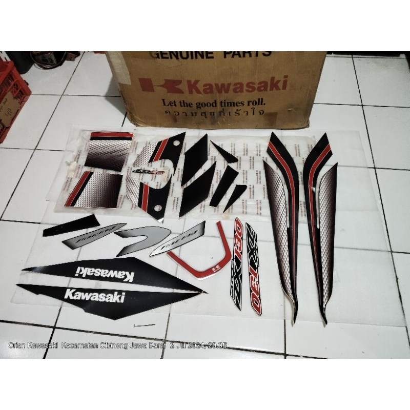 striping kawasaki Zx130 vr hitam original 2006 (41043-0848)