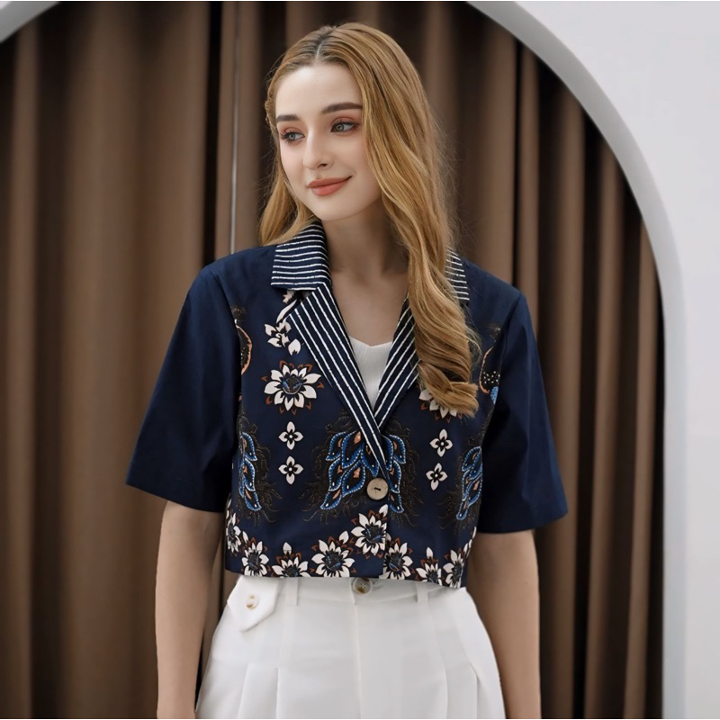Premium Eve Batik Crop Outer - Outer Batik - Cardigan Batik - Batik Wanita - Batik Wanita Modern -