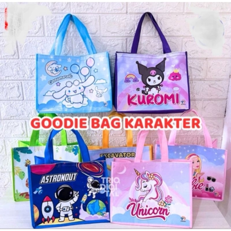 

La Felicia Tas Spunbond Karakter Goodie Bag Hampers Ulang Tahun Pesta Bingkisan Happy Birthday