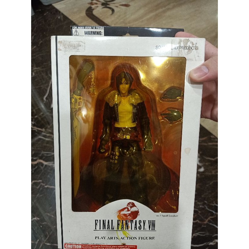 Final Fantasy VIII Play Arts Squall Leonhart  / Final Fantasy 8 Play Arts Action Figure