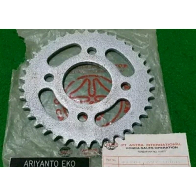 Gear belakang gir belakang Honda GL100 GL 100 Original 428 - 38T