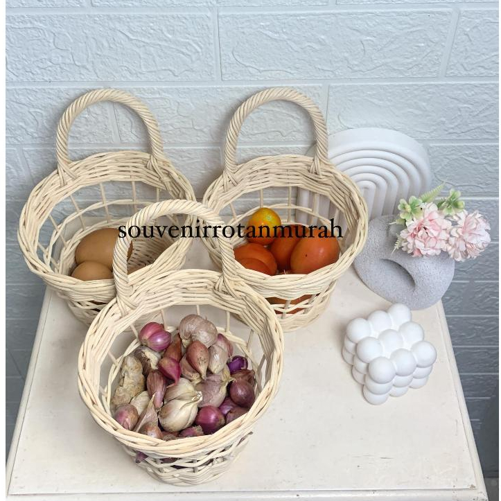 Keranjang Rotan Tempat Telur Gantung/ Tempat Bawang/Tempat Bumbu/ Keranjang Bumbu Gantung Tembok/ So