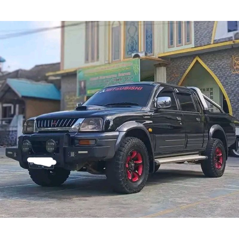 over fender Strada L200 model ori