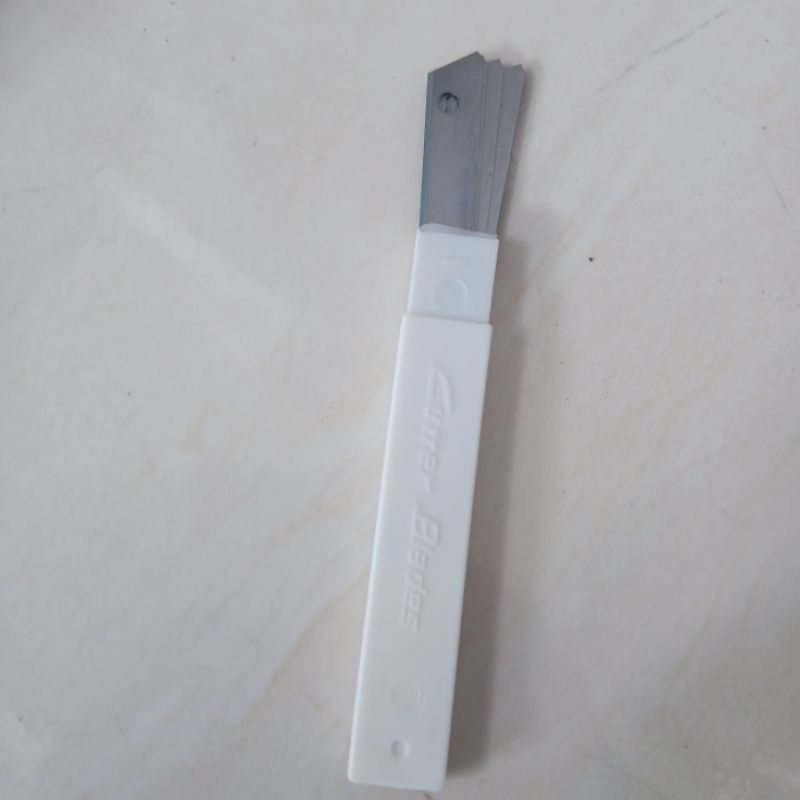 

ISI ULANG REFILL KATER KECIL CUTTER A100 1 PAK ISI 5 PISAU