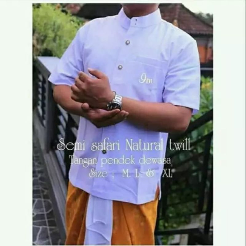 Baju pendek safari putih