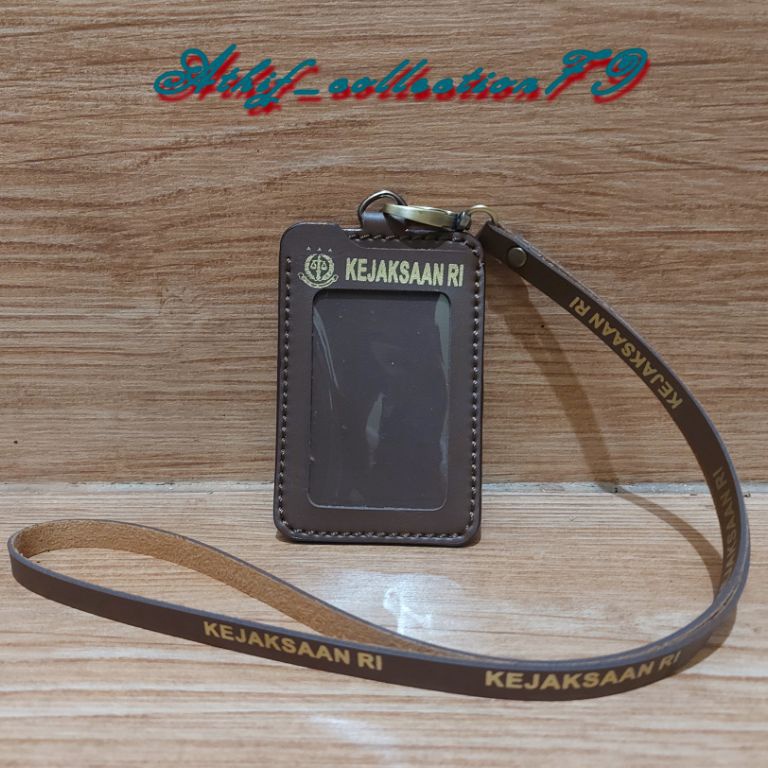 

KODE O9W7 Tempat Id Card Kejaksaan RI Kulit Holder Id Card Kulit Kejaksaan RI Kalung