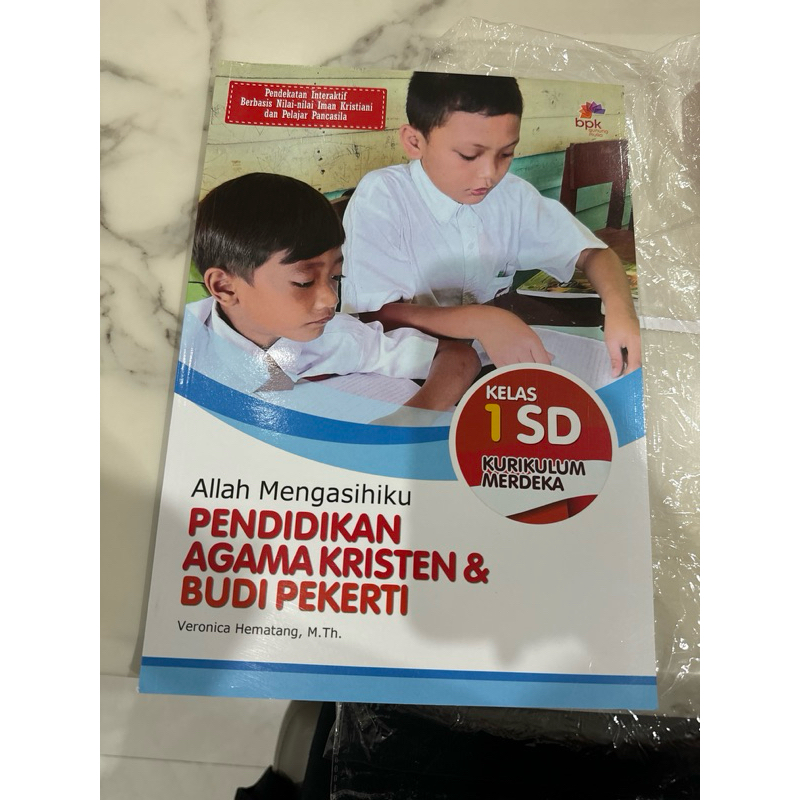 

Buku Pendidikan Agama Kristen dan Budi Pekerti kelas1