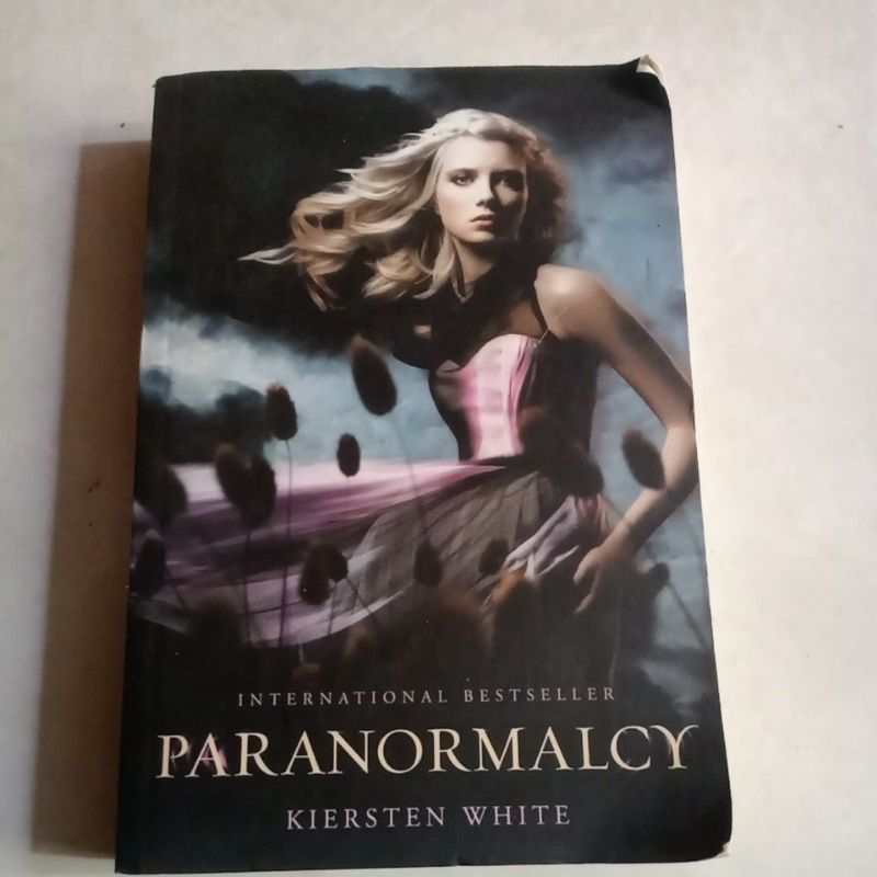 Novel Paranormalcy by Kirrsten White